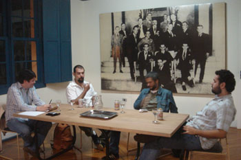 Julio Daio Borges, André Dahmer, Arnaldo Branco e Wagner 'Mr Manson' Martins em foto de Verônica Mambrini