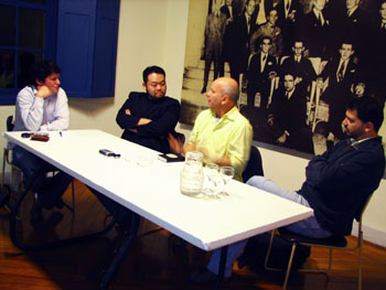 Julio Daio Borges, Alexandre Inagaki, Marcelo Tas e Pedro Doria em foto de Tais Laporta